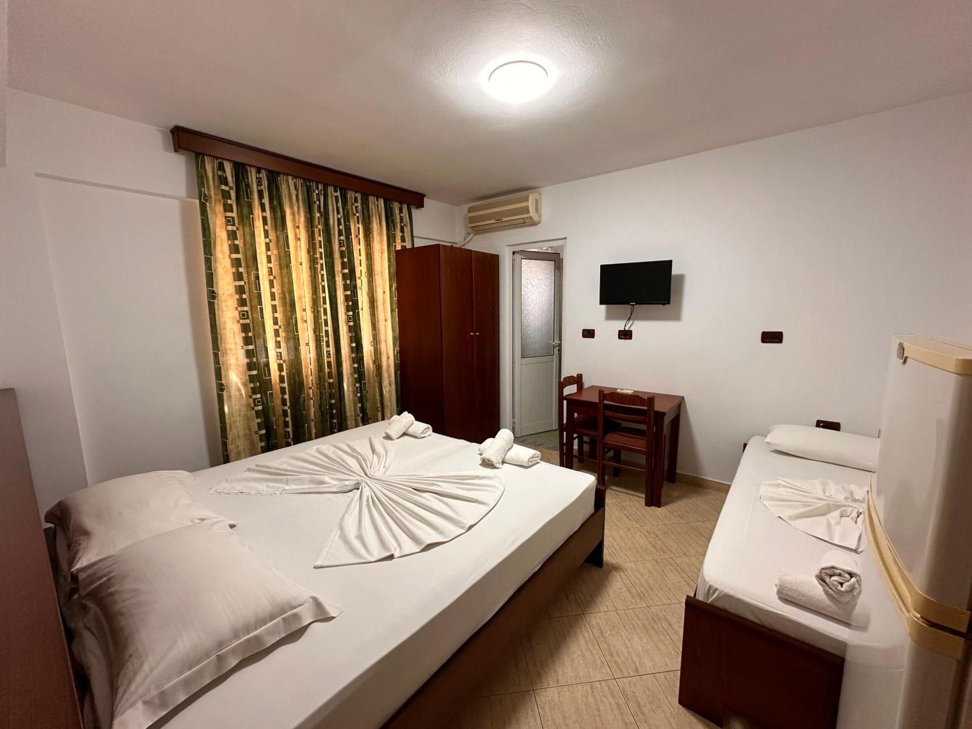 Hotel Venera Sarandë Exteriör bild