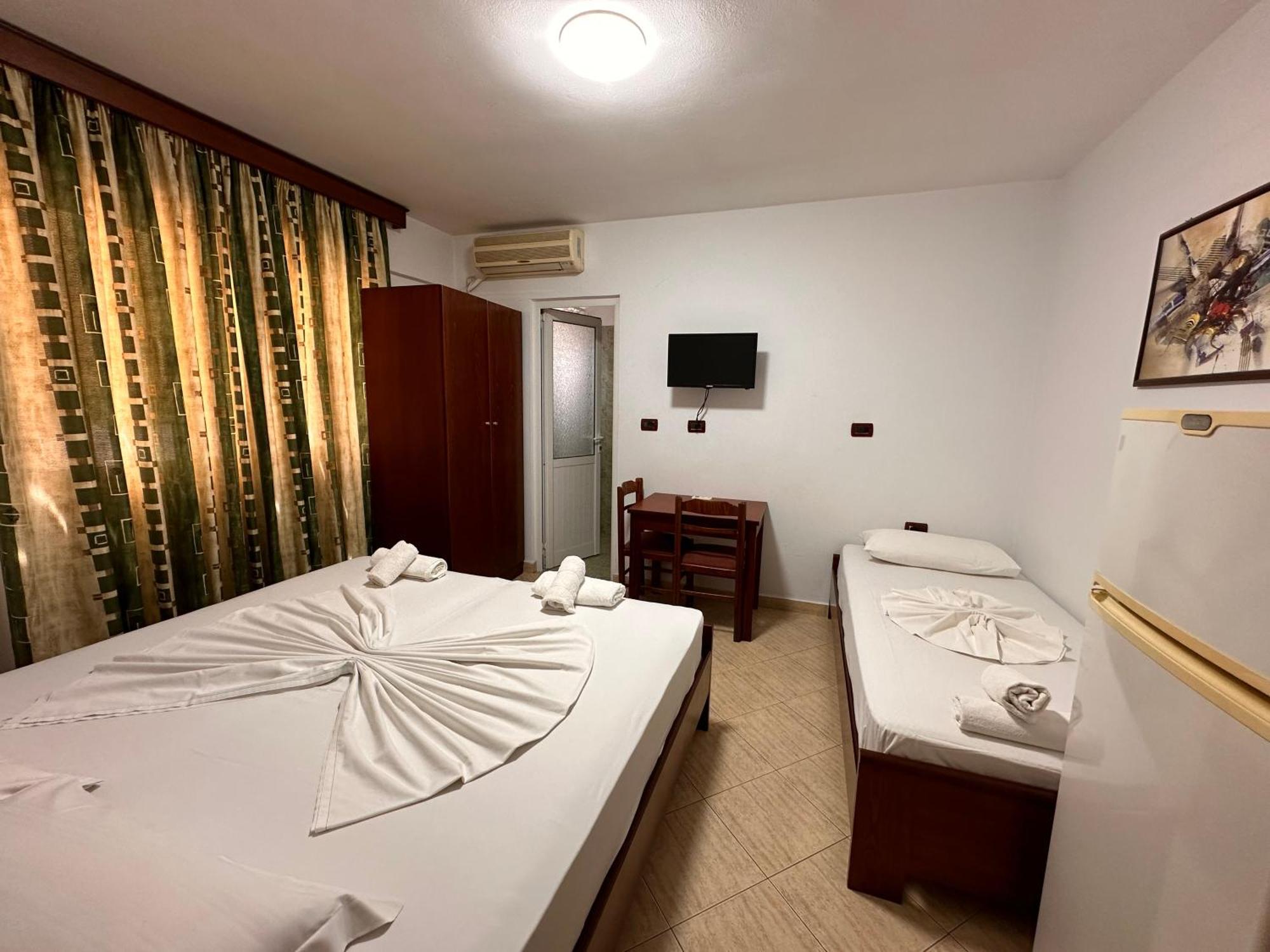 Hotel Venera Sarandë Exteriör bild